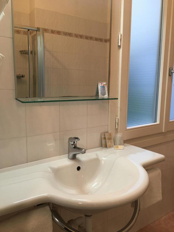 Hotel Del Golfo Laigueglia Bagian luar foto