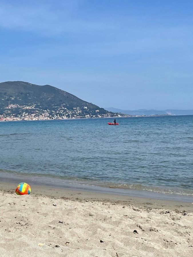 Hotel Del Golfo Laigueglia Bagian luar foto