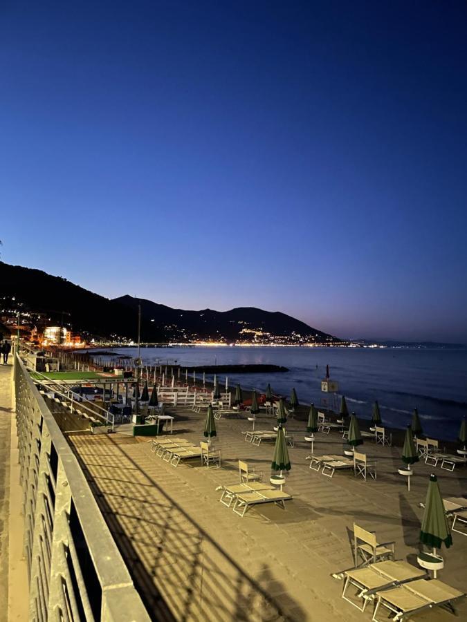 Hotel Del Golfo Laigueglia Bagian luar foto