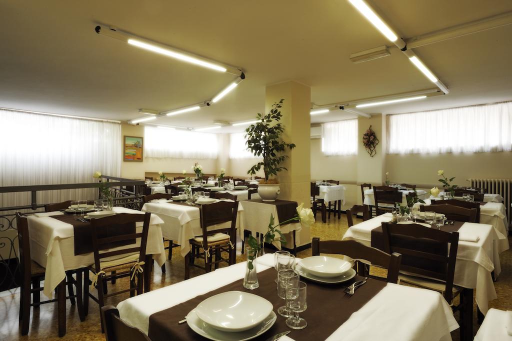 Hotel Del Golfo Laigueglia Bagian luar foto