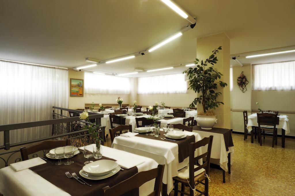 Hotel Del Golfo Laigueglia Bagian luar foto